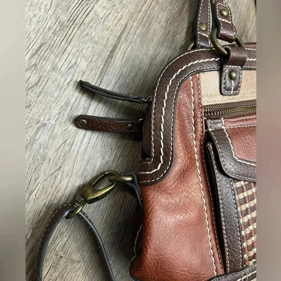 B.O.C • Born Leather Crossbody Bag - Picture 3 of 16